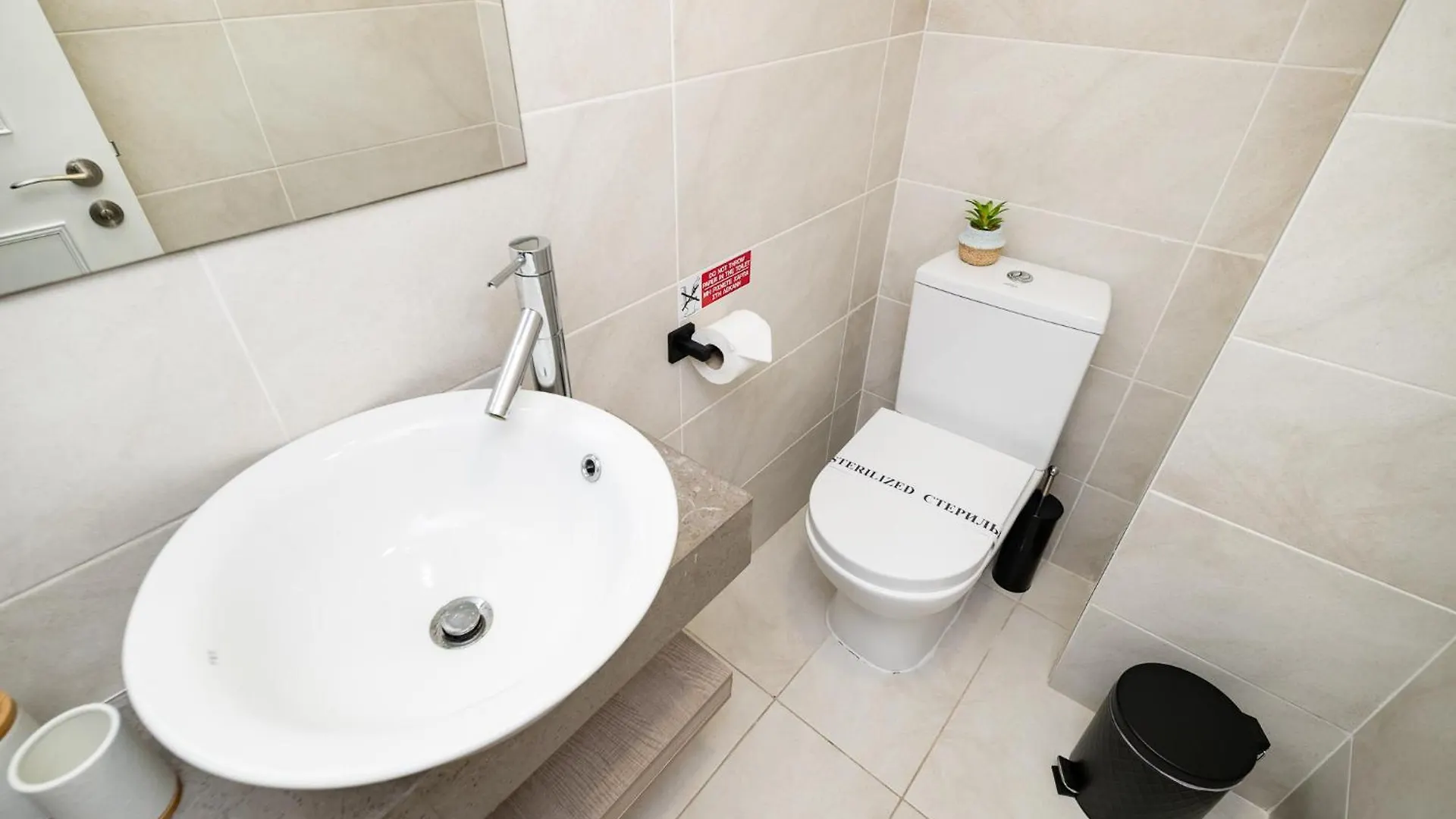 Lazuli Beachfront Sea View Ap144 Ларнака Апартаменты