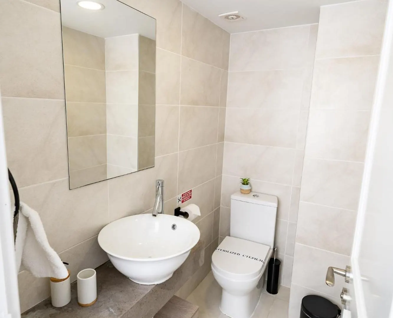 Lazuli Beachfront Sea View Ap144 Ларнака Апартаменты